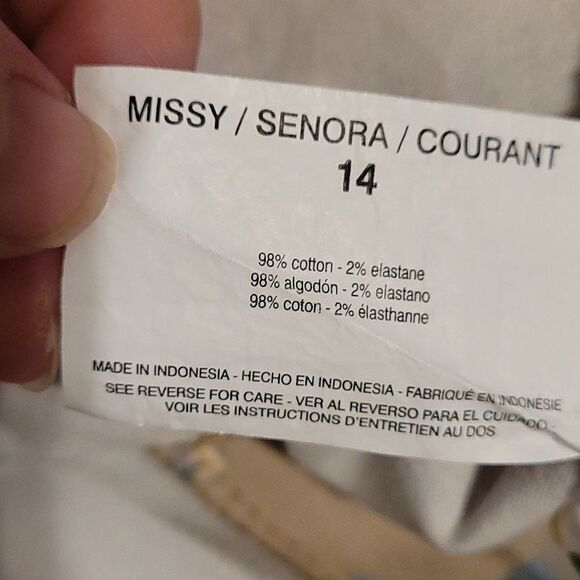 Bandolino floral design Cropped pants - Picture 8 of 9